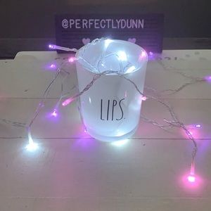 Rae Dunn LIPS makeup brush/lipstick holder (NEW)